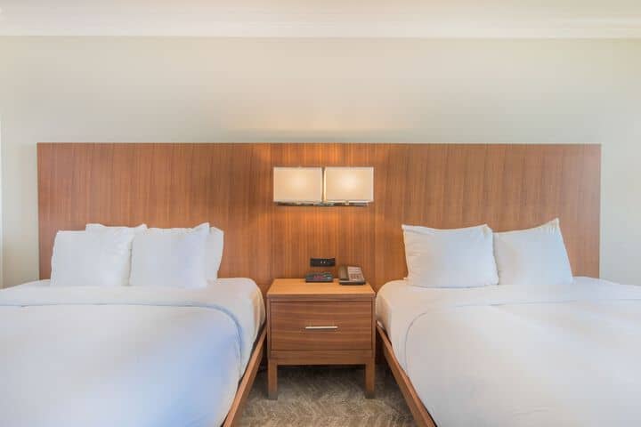 Room 27 of 187