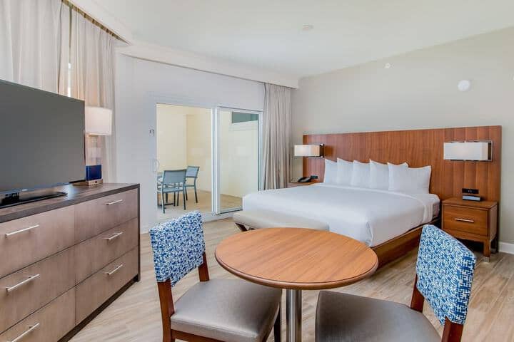 Room 32 of 187