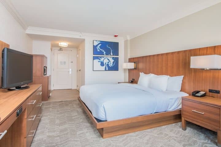 Room 5 of 187