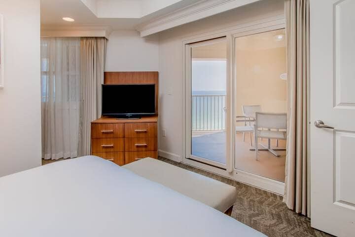 Room 8 of 187