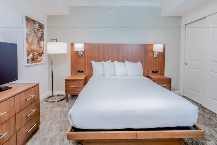 Room 18 of 187
