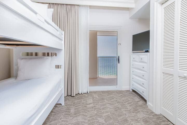 Room 25 of 187